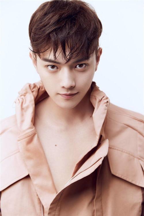 许凯演员,从青涩少年到影视新星,探寻他的成长之路