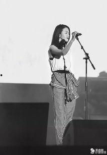 演员谭维维照片,光影交织下的音乐精灵